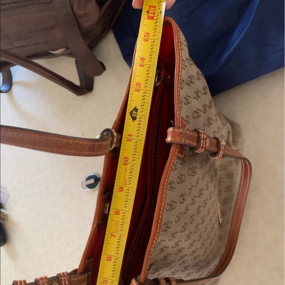 Large Brown Dooney & Bourke Bag - Picture 7 of 8